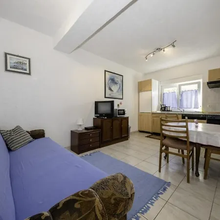 Appartamento In With Terrace, Air Conditioning, Wifi, Dishwasher Lopar