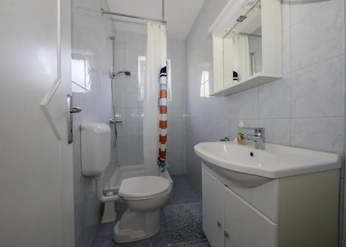 In With Terrace, Air Conditioning, Wifi, Dishwasher
