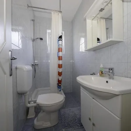 In With Terrace, Air Conditioning, Wifi, Dishwasher