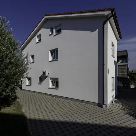 Daire In With Terrace, Air Conditioning, Wifi, Dishwasher