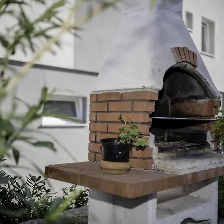 In With Terrace, Air Conditioning, Wifi, Dishwasher Daire