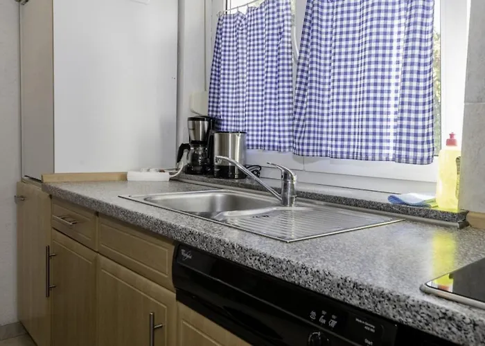 In With Terrace, Air Conditioning, Wifi, Dishwasher